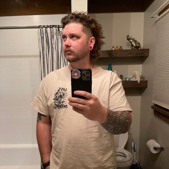 Profile Picture of Dylan Greer (@hooch476) on Poshmark