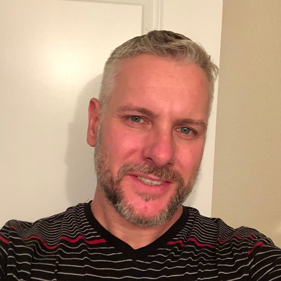 Profile Picture of Jefferson Beam (@jeffersonbeam) on Poshmark