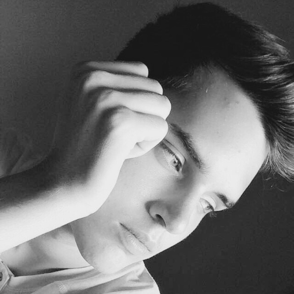 Profile Picture of Foster Smith (@fsmith_17) on Poshmark