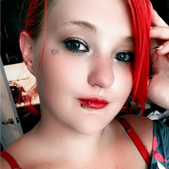 Profile Picture of Ashlee Kidd (@ashduck420) on Poshmark