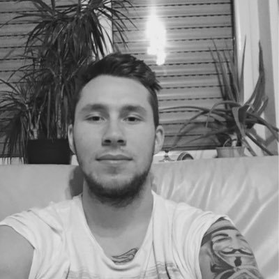 Dennis Schwarz - Twitter Profile Picture of Dennis Schwarz (@Imfreakyboy51) on Twitter