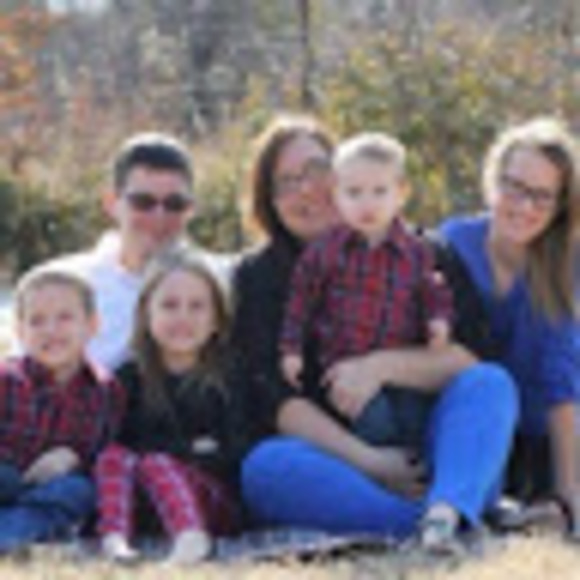 Profile Picture of Dakota Sellards (@dakotasellards) on Poshmark