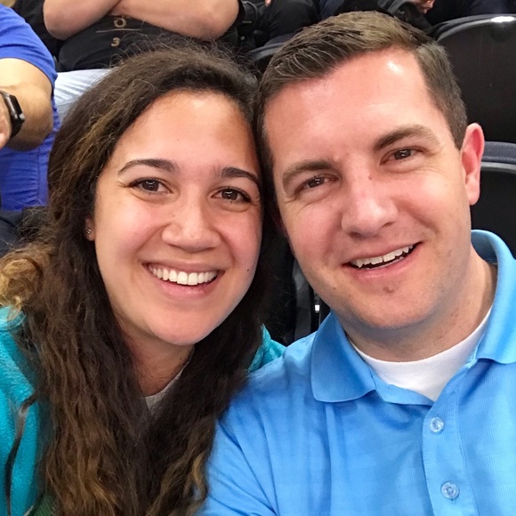 Profile Picture of Vanesa Moyes (@nesmoy12) on Poshmark