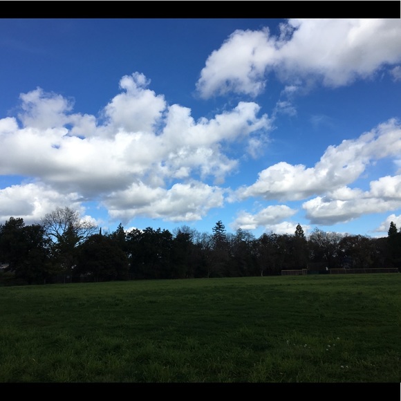 Profile Picture of Carley Briggs (@carleyitsme) on Poshmark