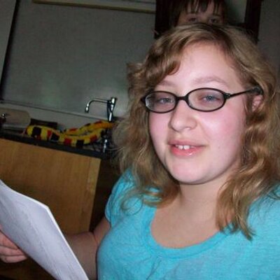 Profile Picture of Jillian Webb (@Dolly220) on Twitter