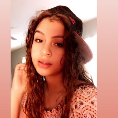 Profile Picture of Elizabeth Duron (@Elizabe19907820) on Twitter