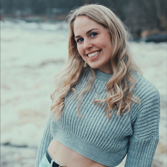 Profile Picture of Erika Bosman (@erikabosman) on Poshmark