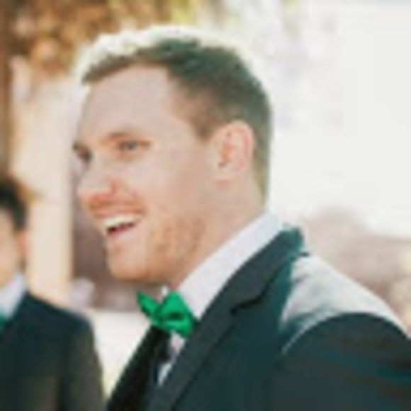 Profile Picture of Andrew Weathers (@andrew_weathers) on Poshmark