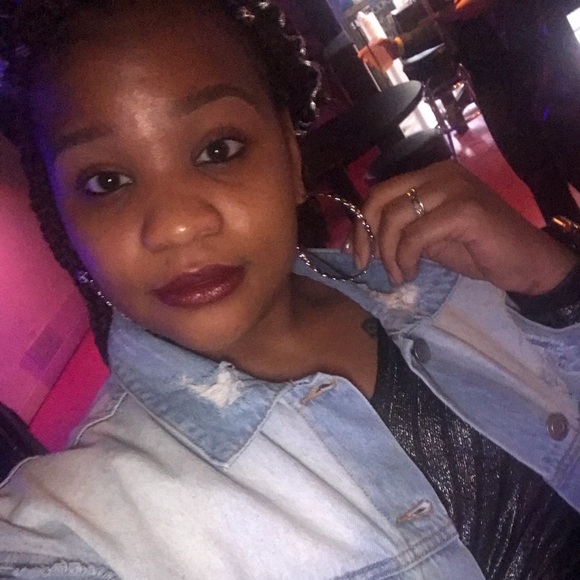 Jalisa White - Poshmark Profile Picture of Jalisa White (@jalisa_white) on Poshmark