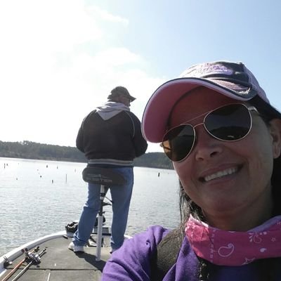 Profile Picture of Shari Lynn Larsen (@sharibobarrie) on Twitter