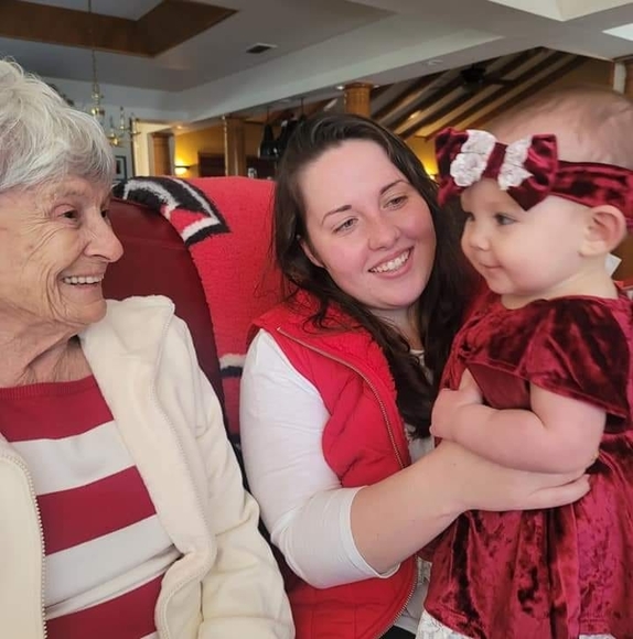 Profile Picture of Katey Wolcott (@terafireheart) on Poshmark