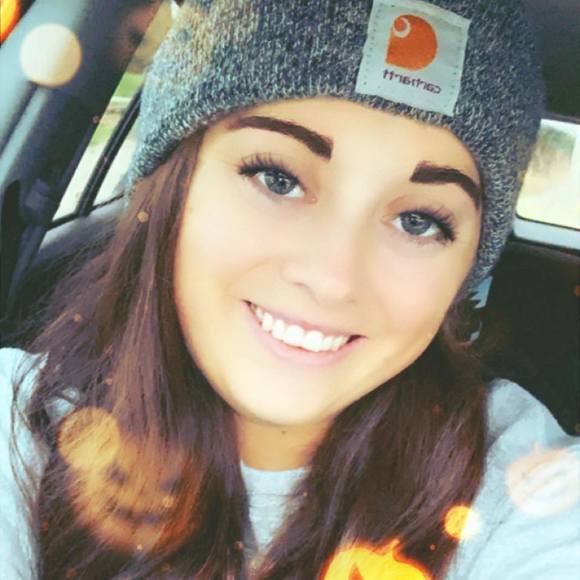 Profile Picture of Miranda Offner (@moffner) on Poshmark