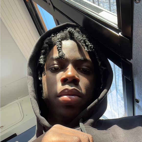 Profile Picture of Max Mitchell (@maxmitchell0408) on Poshmark