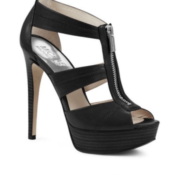 Alexandria Amoroso - Poshmark Profile Picture of Alexandria Amoroso (@alexia1023) on Poshmark