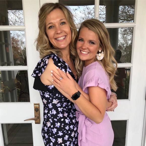 Profile Picture of Cindy Raynor (@cindyraynor) on Poshmark
