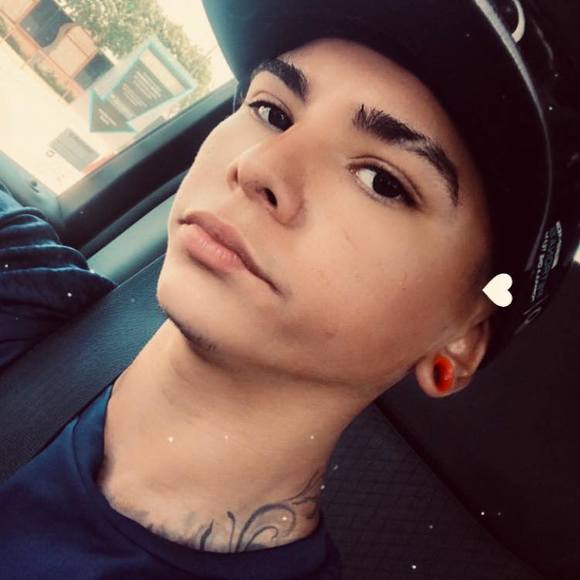 Profile Picture of Marc Vera (@marcvera) on Poshmark