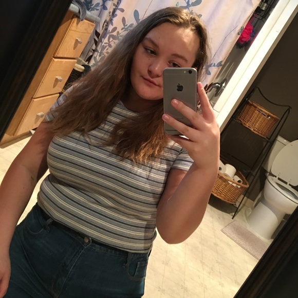 Profile Picture of Alexis Schurman (@alexis_schurman) on Poshmark