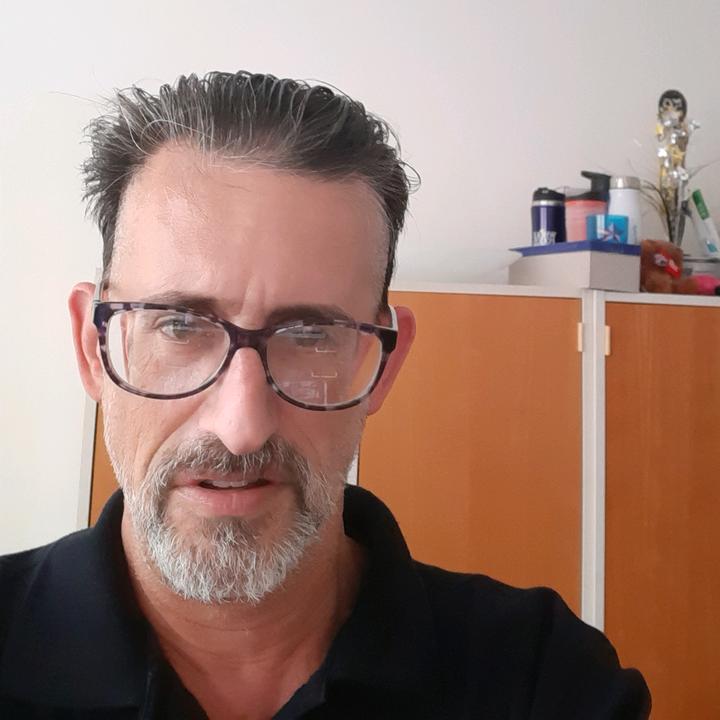 Profile Picture of Steve Simon (@stevenmsimon) on Tiktok