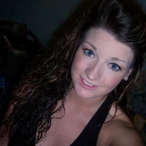 Profile Picture of Crystal Oldham (@liloldham) on Myspace