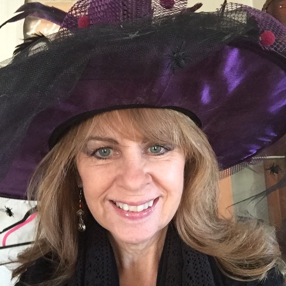 Profile Picture of Rose Ekes (@angelwallace73) on Poshmark