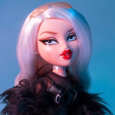 Profile Picture of 𝓐𝓷𝓷𝓲𝓮 𝓖𝓸𝓸𝓭𝔀𝓲𝓷 (@kweensimmer) on Twitter