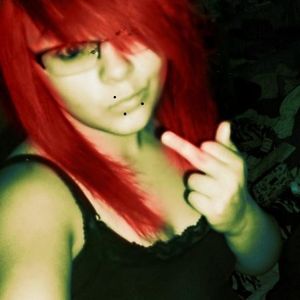Profile Picture of Emily Emmons (@emmylovesyewboo) on Myspace