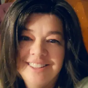 Profile Picture of Leigh Jones (@@jonescustomcreations) on Tiktok