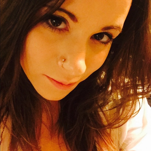 Profile Picture of Jennifer Ziga (@jennziga) on Poshmark