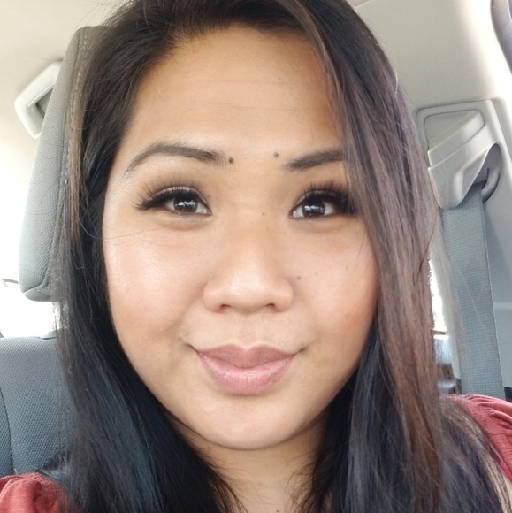 Profile Picture of Jennifer Valido (@jehnveee) on Poshmark