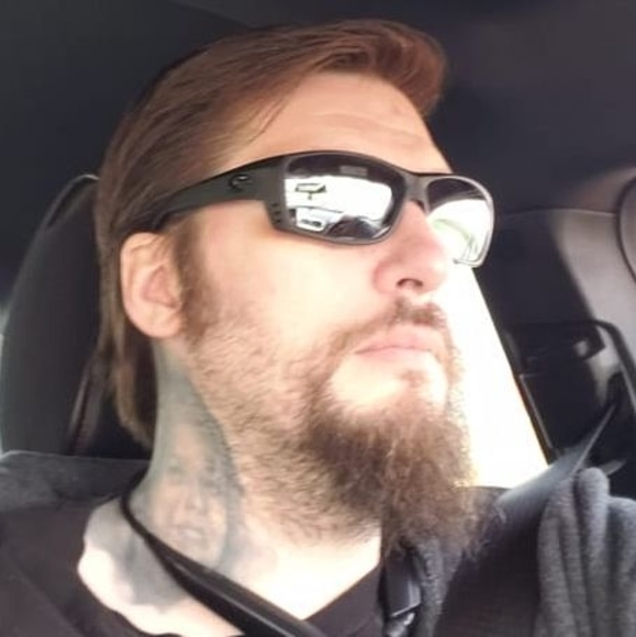 Profile Picture of James Estes (@jse0123) on Poshmark