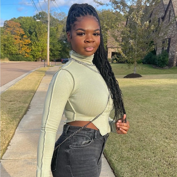 Profile Picture of Demecca Prude (@demecca) on Poshmark