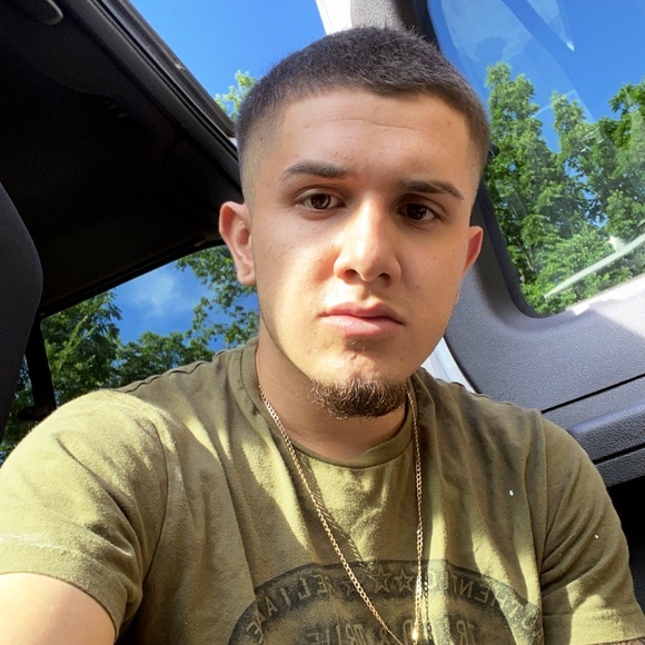 Profile Picture of Steven Fonseca (@stevenfonsec851) on Poshmark