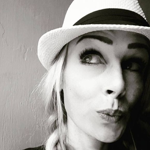 Profile Picture of Crystal Madsen (@moe1212) on Poshmark