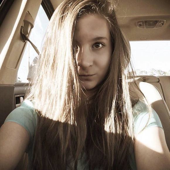 Profile Picture of Hannah Ryall (@hannah_ryall) on Poshmark