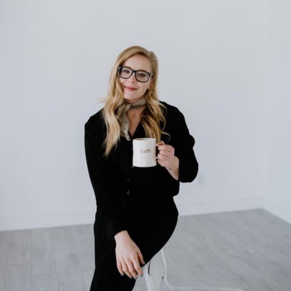 Profile Picture of Kirsten Schollig (@kschollig) on Poshmark