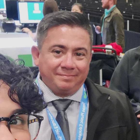 Profile Picture of Martin Cisneros (@mcisneros101301) on Poshmark