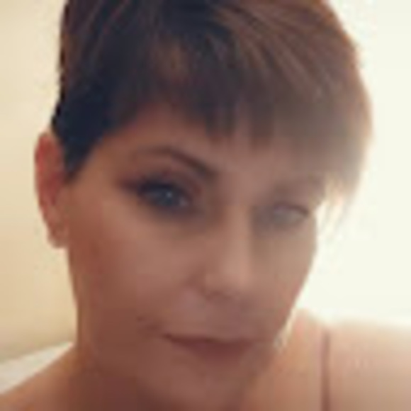 Profile Picture of Jennifer Biondo (@jenniferbion495) on Poshmark