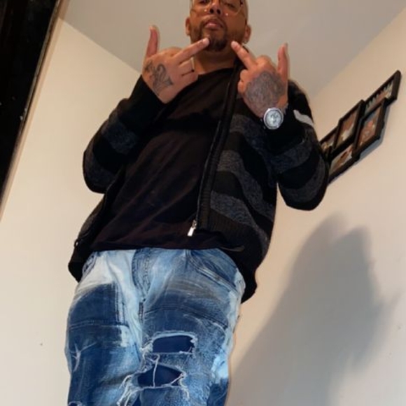 Profile Picture of Robert Doss (@robras816) on Poshmark