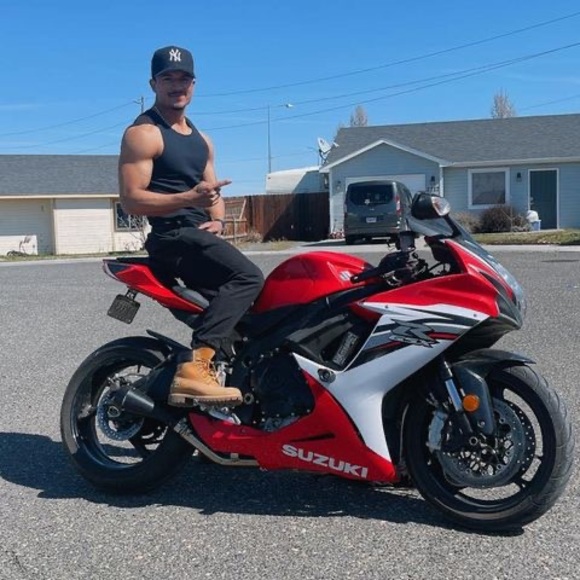 Jaston Welcome - Poshmark Profile Picture of Jaston Welcome (@jacobwelcome64) on Poshmark