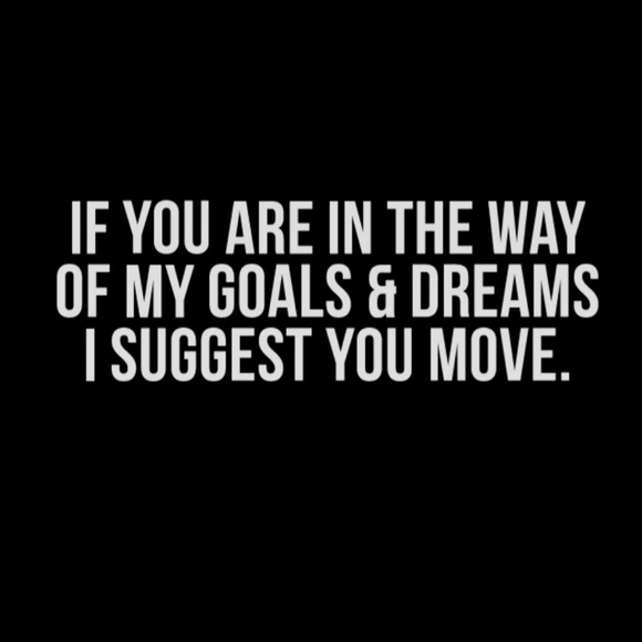 Profile Picture of Monique Rojas (@blueboatcloset) on Poshmark