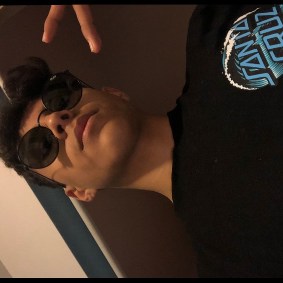 Profile Picture of Moises Lopez (@chxmoy) on Poshmark