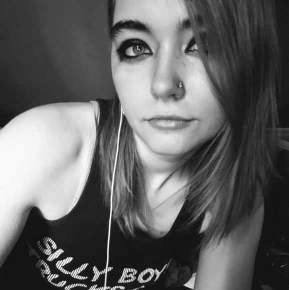Profile Picture of Makala Neaveill (@spikenightshade) on Poshmark