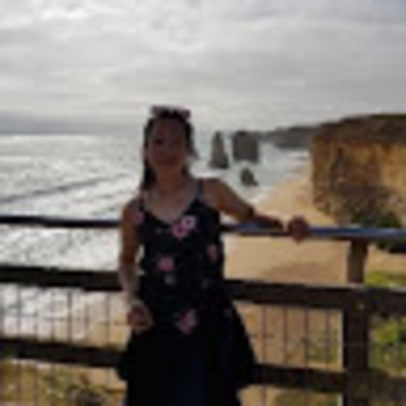 Profile Picture of Chongchin Ooi (@jeslynooi) on Poshmark