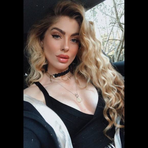 Profile Picture of Beth Dabin (@bethymay94) on Poshmark