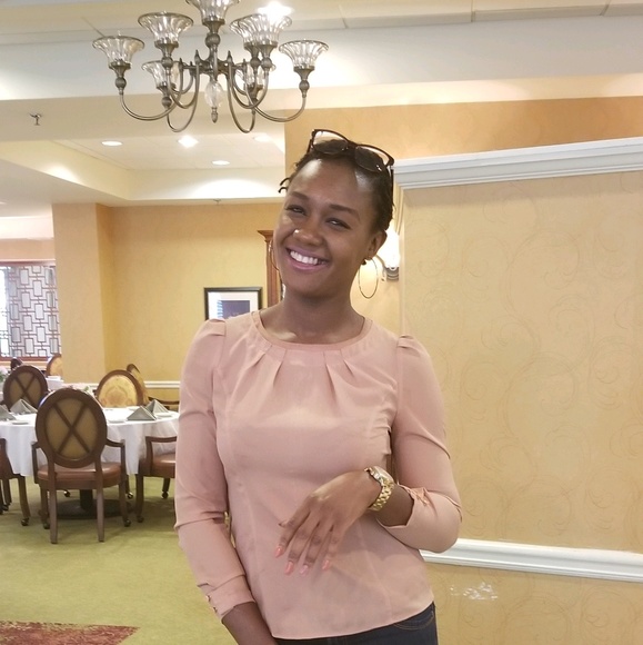 Profile Picture of Juliet Okolo (@juu842) on Poshmark