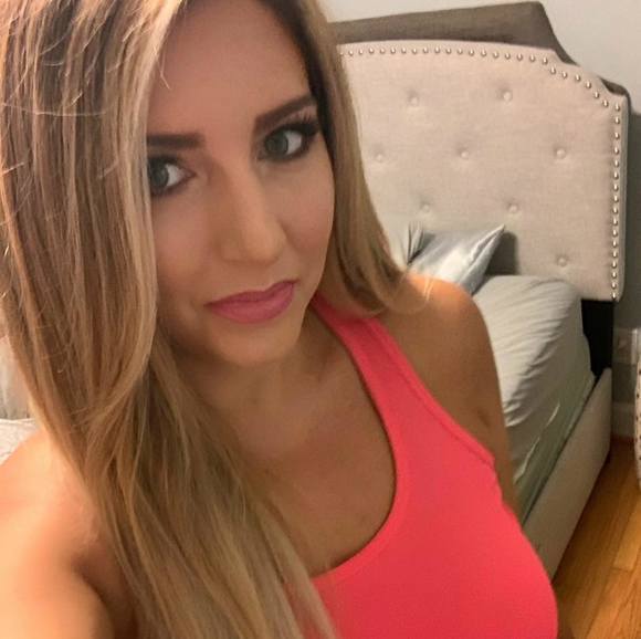 Profile Picture of Kimberly Gainey (@kimberlygainey) on Poshmark