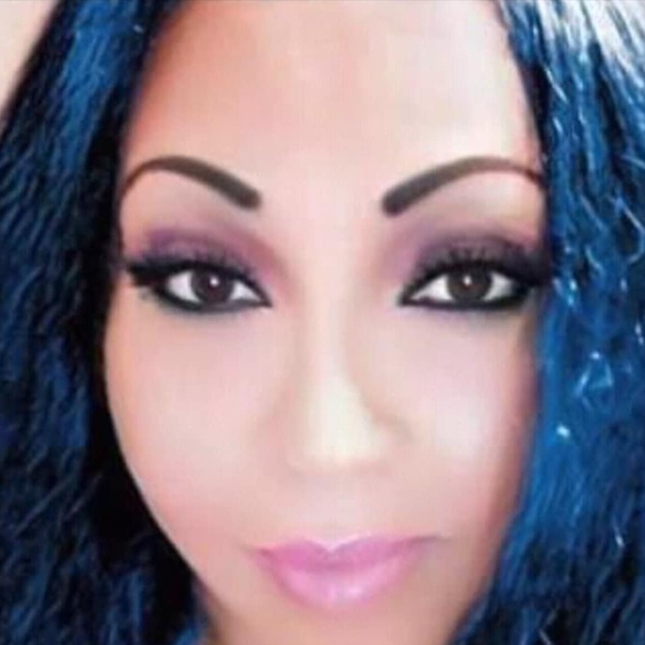 Profile Picture of Bella Ayala (@mayala1012) on Poshmark