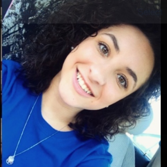 Profile Picture of Alissa Canovas (@alisaachristine) on Poshmark