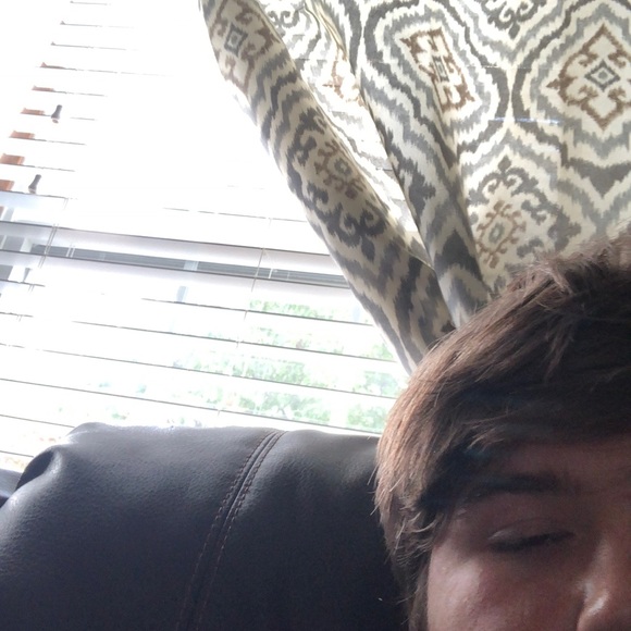 Profile Picture of Alex Keaton (@akeaton28) on Poshmark