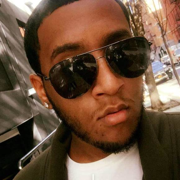 Profile Picture of Zachary Rivera (@zacharyrivera) on Poshmark